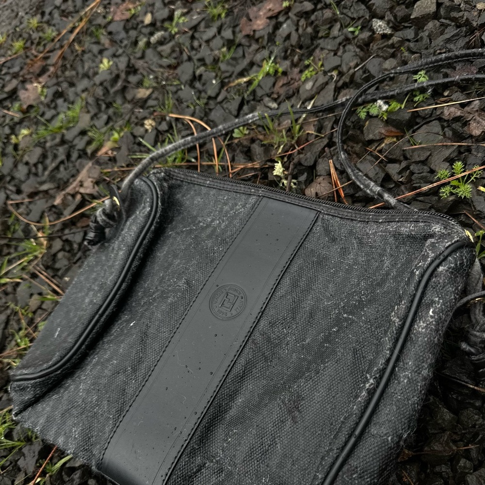 VINTAGE FENDI CHEF LEATHER SHOULDER BAG